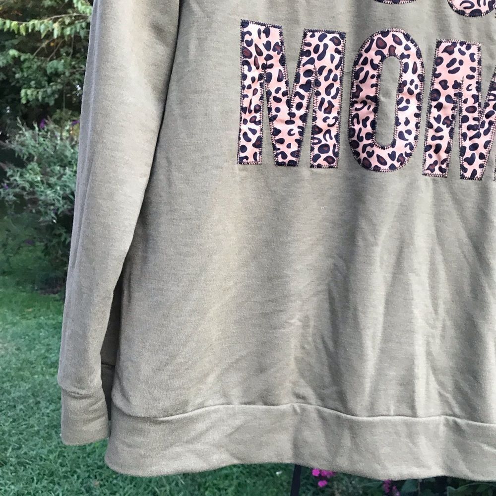 Dog Mom Sweatshirt‎ - Picture 2 of 8